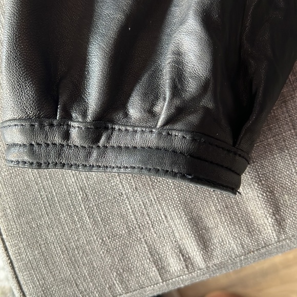 Buttery soft black leather jacket. - Picture 4 of 8